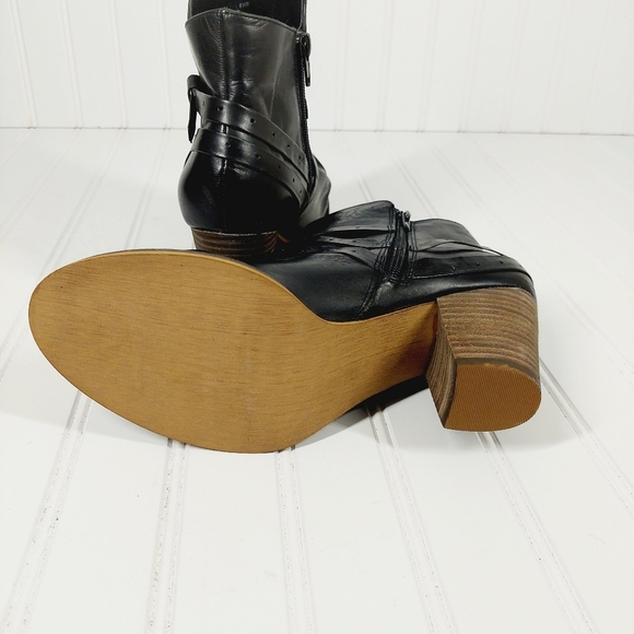 New Bella Vita Leather Strappy Block Heel Ankle Booties B144 - Picture 10 of 11